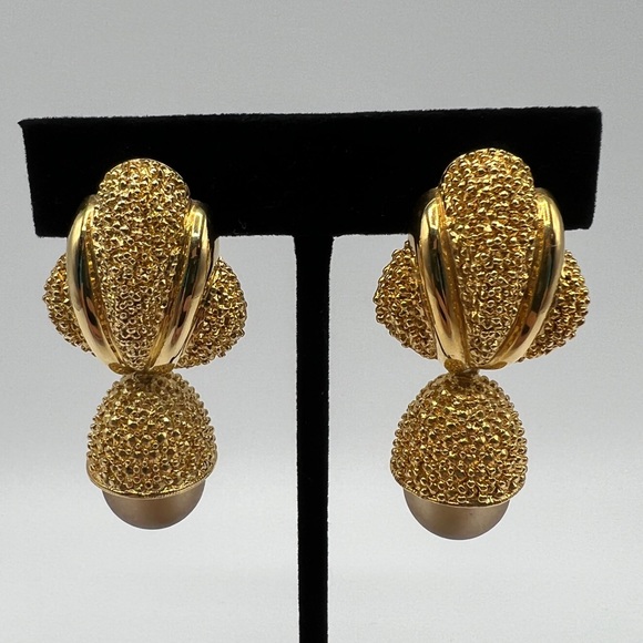 St. John Jewelry - 🎉HP💕St. John Gold Dangling Acorn Clip-On Earrings